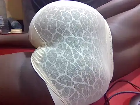 Snapshot of MishMelly chatting on April 2026 11:41:02 AM MishMelly online show from April 2026 11:41:02 AM