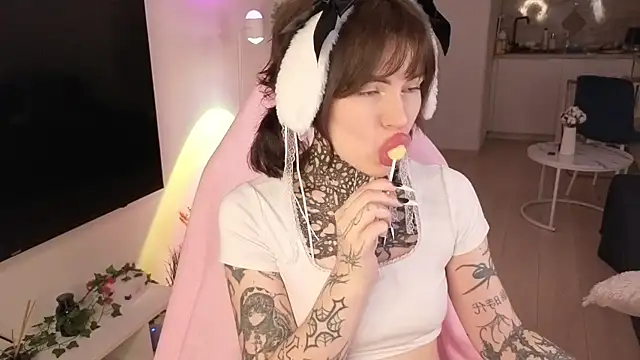 Snapshot of Eva_Sonic chatting on April 2026 03:18:01 AM Eva Sonic online show from April 2026 03:18:01 AM