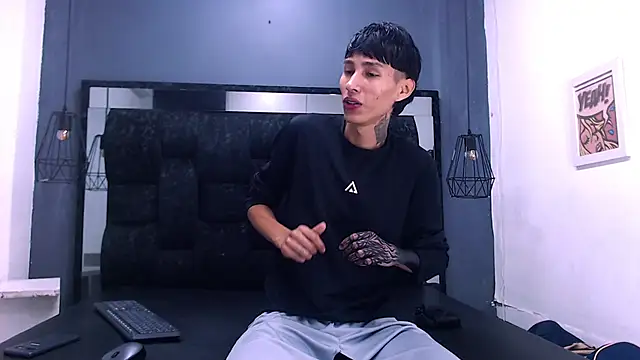 Snapshot of Daniel_delux_ chatting on November 2025 11:53:02 AM Daniel delux online show from November 2025 11:53:02 AM