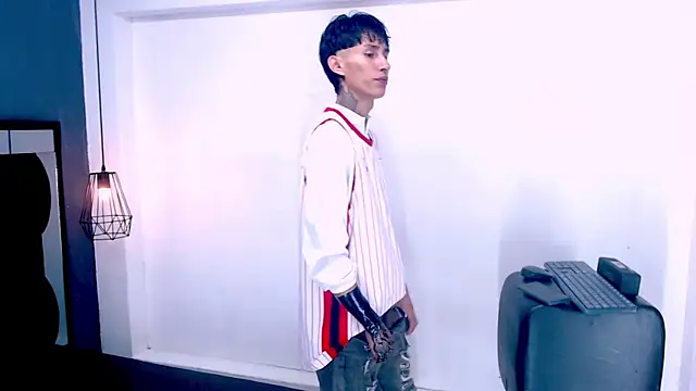 Snapshot of Daniel_delux_ chatting on November 2025 01:10:01 PM Daniel delux online show from November 2025 01:10:01 PM