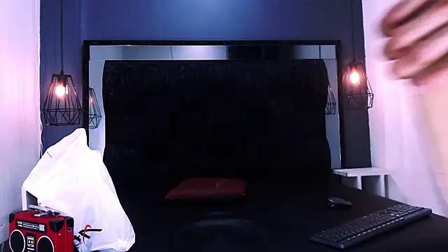 Snapshot of Daniel_delux_ chatting on November 2025 11:47:02 AM Daniel delux online show from November 2025 11:47:02 AM