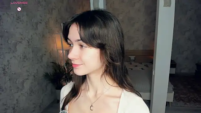 ReneeLippeatt online show from November 2025 07:35:02 PM