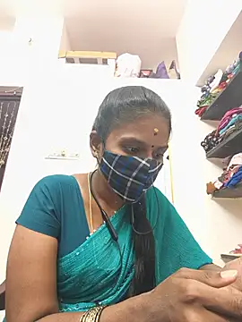 Snapshot of Tamil_Yalini12 chatting on July 2026 08:29:02 AM Tamil Yalini12 online show from July 2026 08:29:02 AM