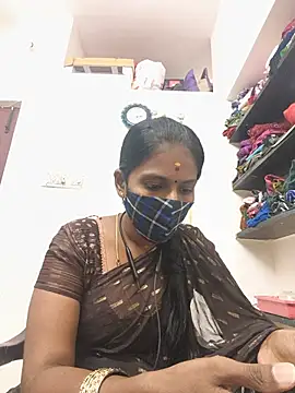 Snapshot of Tamil_Yalini12 chatting on July 2026 01:37:01 PM Tamil Yalini12 online show from July 2026 01:37:01 PM