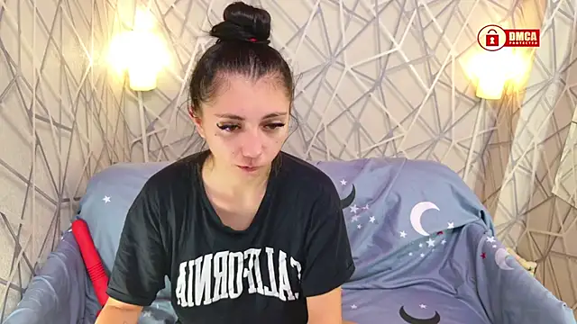 Charming LIA online show from November 2025 12:38:01 PM