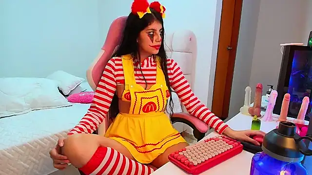 Snapshot of Julieta_Rose19 chatting on November 2025 04:03:02 AM Julieta Rose19 online show from November 2025 04:03:02 AM