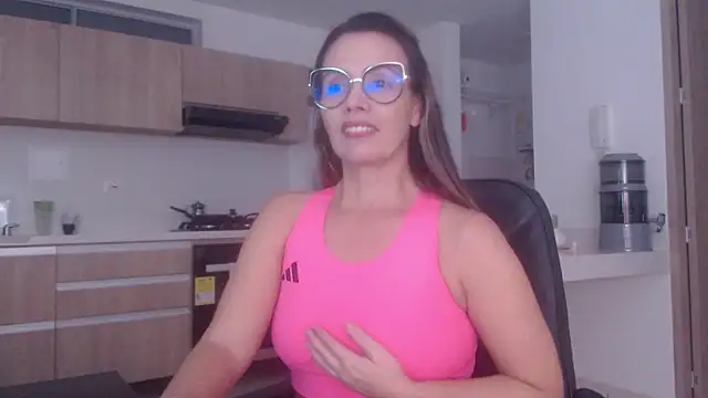 Snapshot of LovePaula chatting on March 2026 11:31:02 PM LovePaula online show from March 2026 11:31:02 PM