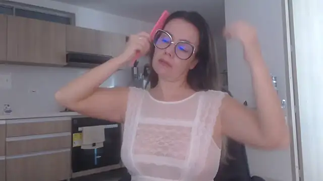 Snapshot of LovePaula chatting on July 2026 12:23:01 PM LovePaula online show from July 2026 12:23:01 PM