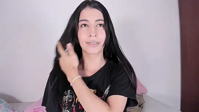 Snapshot of ScarlettRosetti chatting on April 2026 10:51:02 PM ScarlettRosetti online show from April 2026 10:51:02 PM