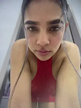 Snapshot of Valery_lux16 chatting on June 2026 04:44:01 PM Valery lux16 online show from June 2026 04:44:01 PM