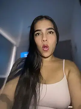 Snapshot of Valery_lux16 chatting on June 2026 04:45:01 PM Valery lux16 online show from June 2026 04:45:01 PM