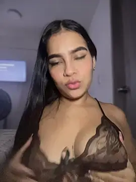 Snapshot of Valery_lux16 chatting on July 2026 03:19:02 PM Valery lux16 online show from July 2026 03:19:02 PM