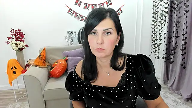 Moon Veloure1 online show from October 2025 11:34:02 AM