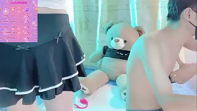 Snapshot of White-Lia chatting on October 2025 08:37:02 PM White-Lia online show from October 2025 08:37:02 PM