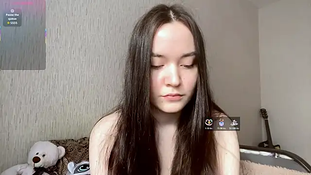 Snapshot of VividSienna chatting on March 2026 10:23:02 AM VividSienna online show from March 2026 10:23:02 AM