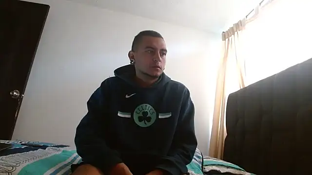 Snapshot of Carlandelli1 chatting on October 2025 12:50:01 PM Carlandelli1 online show from October 2025 12:50:01 PM