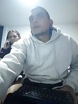 Snapshot of Carlandelli1 chatting on December 2025 03:03:01 AM Carlandelli1 online show from December 2025 03:03:01 AM