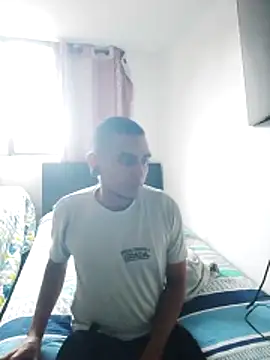 Snapshot of Carlandelli1 chatting on May 2026 09:42:02 PM Carlandelli1 online show from May 2026 09:42:02 PM