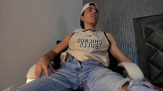 dylan cross  online show from October 2025 11:21:02 AM