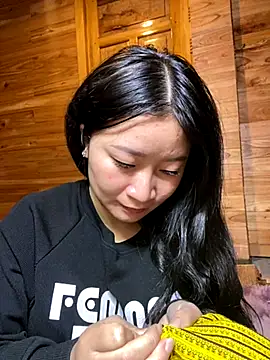 violet-00 online show from November 2025 12:48:02 PM