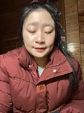 violet-00 online show from November 2025 01:08:02 AM