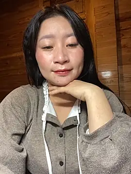 violet-00 online show from December 2025 01:05:02 PM