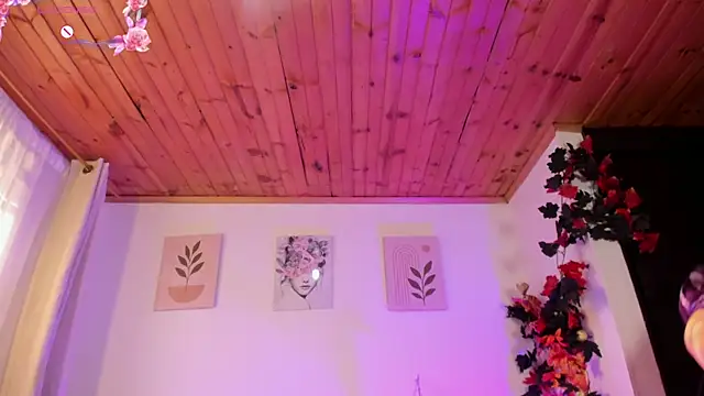 Snapshot of Lauraricci__ chatting on October 2025 11:20:02 AM Lauraricci online show from October 2025 11:20:02 AM