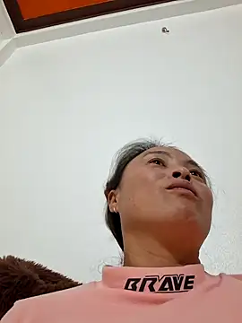 xuxulovezz online show from November 2025 12:48:01 PM