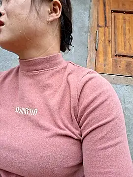 xuxulovezz online show from April 2026 02:58:02 AM