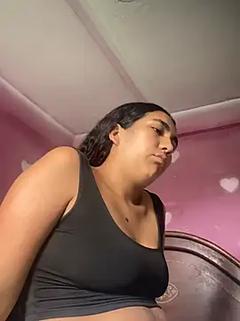 Snapshot of perla_2003 chatting on April 2026 04:45:02 PM perla 2003 online show from April 2026 04:45:02 PM