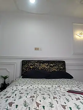 Snapshot of Zola_Nooryi chatting on December 2025 03:20:01 PM Zola Nooryi online show from December 2025 03:20:01 PM