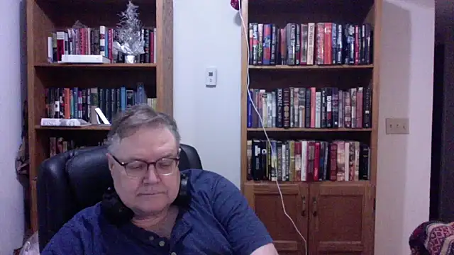 Vinyl22xh online show from June 2026 02:01:01 AM