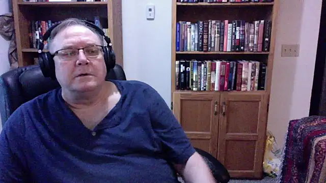 Vinyl22xh online show from July 2026 01:00:01 AM