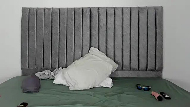 Snapshot of aroncooper1 chatting on October 2025 01:08:02 PM aroncooper1 online show from October 2025 01:08:02 PM