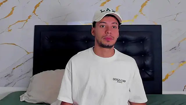 Snapshot of aroncooper1 chatting on October 2025 12:36:01 PM aroncooper1 online show from October 2025 12:36:01 PM