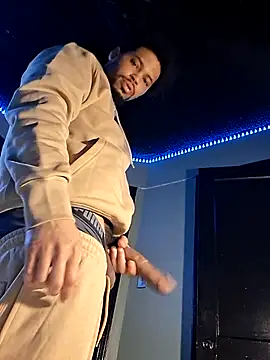 Snapshot of Painstickwes chatting on March 2026 09:07:01 PM Painstickwes online show from March 2026 09:07:01 PM