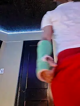 Snapshot of Painstickwes chatting on April 2026 09:28:02 PM Painstickwes online show from April 2026 09:28:02 PM