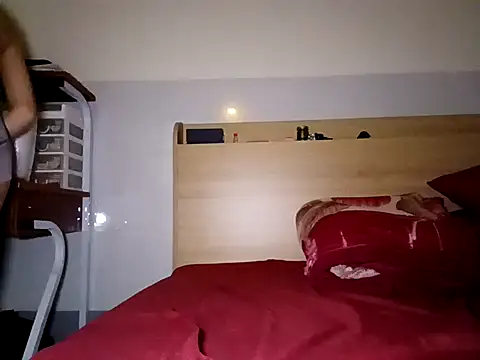 Snapshot of Soin18 chatting on November 2025 05:51:01 AM Soin18 online show from November 2025 05:51:01 AM