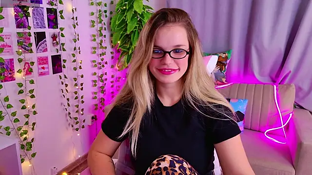 KellyHayden online show from November 2025 03:52:02 PM