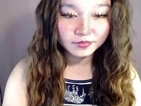 Snapshot of Eyes-on-me chatting on November 2025 10:32:01 PM Eyes-on-me online show from November 2025 10:32:01 PM