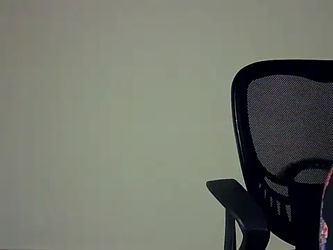 Aaliya02 online show from November 2025 09:32:01 AM