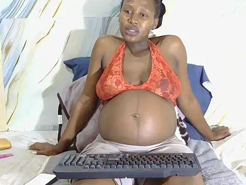 Snapshot of l4_love chatting on October 2025 08:08:01 PM l4 love online show from October 2025 08:08:01 PM