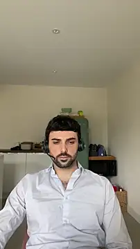 Snapshot of eauminerale chatting on March 2026 10:52:01 AM eauminerale online show from March 2026 10:52:01 AM