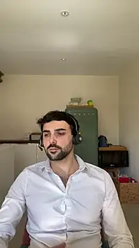 Snapshot of eauminerale chatting on March 2026 12:08:01 PM eauminerale online show from March 2026 12:08:01 PM