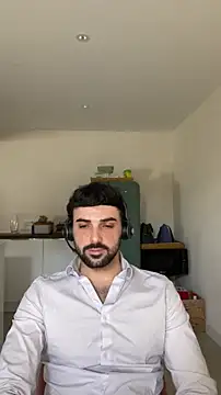 Snapshot of eauminerale chatting on March 2026 09:46:01 AM eauminerale online show from March 2026 09:46:01 AM