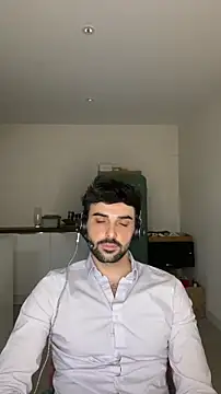 Snapshot of eauminerale chatting on April 2026 10:57:02 AM eauminerale online show from April 2026 10:57:02 AM