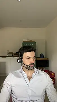 Snapshot of eauminerale chatting on April 2026 11:41:02 AM eauminerale online show from April 2026 11:41:02 AM