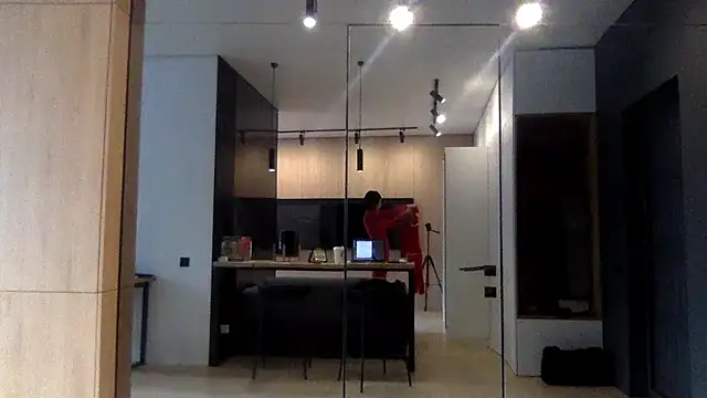 Veymoria online show from December 2025 10:00:02 AM