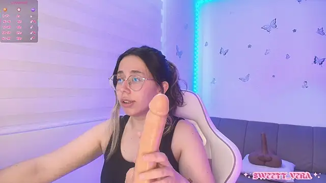 sweettvera online show from June 2026 02:33:01 PM