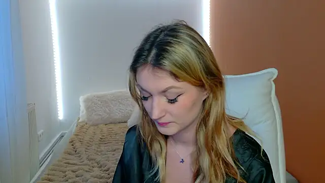 Snapshot of Anaayss_ chatting on February 2026 06:00:02 AM Anaayss online show from February 2026 06:00:02 AM